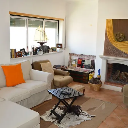 Peniche Swimming Pool *