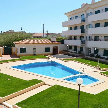 Peniche Swimming Pool