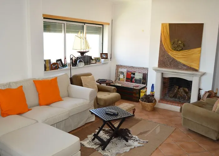 Peniche Swimming Pool *